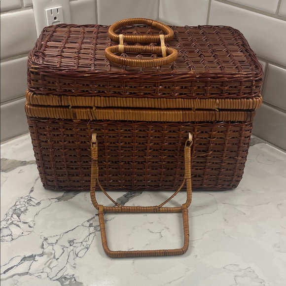 Woven Brown Picnic Basket - Picture 3 of 6